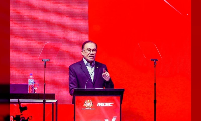 Anwar giving a speech