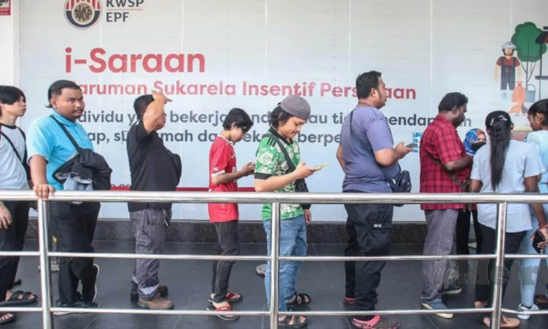 Queues Form Early at EPF Buildings as Malaysians Rush to Withdraw Funds