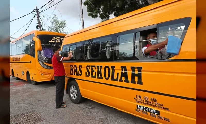 Anwar Warns School Bus Operators: Raising Prices May Result in License Revocation